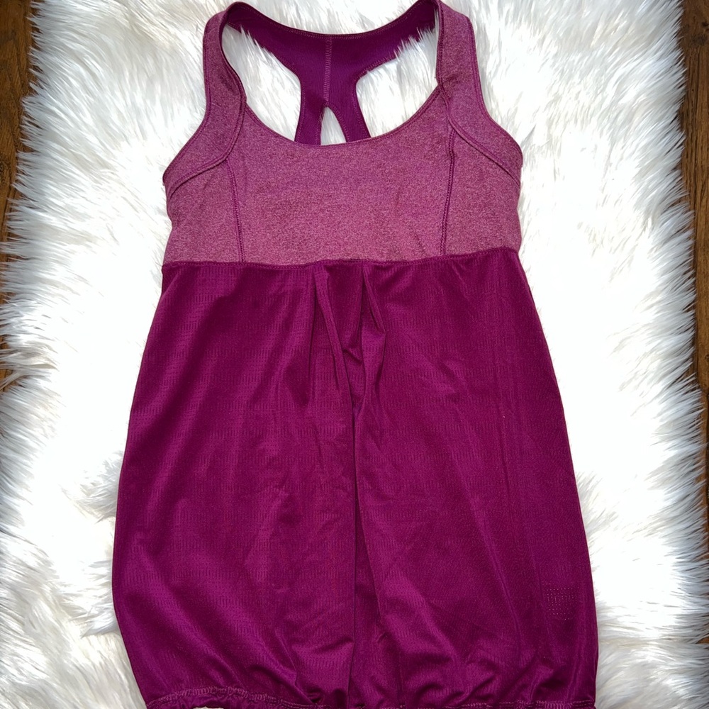Old Navy Active Loose fit with compression bra. Woman’s size Medium Purple